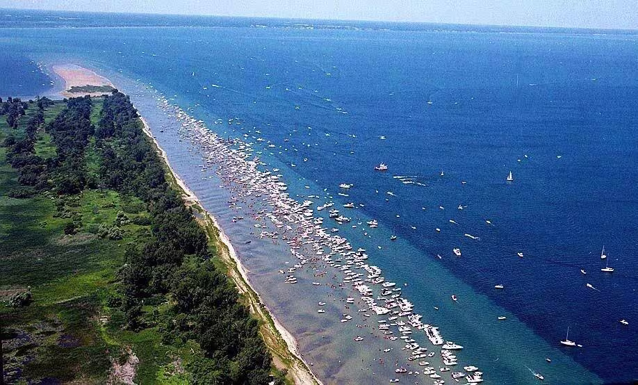 Massive raft-up at Pottahawk